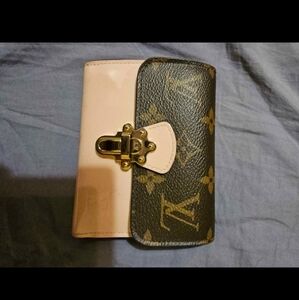 LOUIS VUITTON wallet